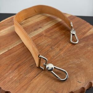 Consuela DIEGO SHOULDER STRAP tan leather silver hardware